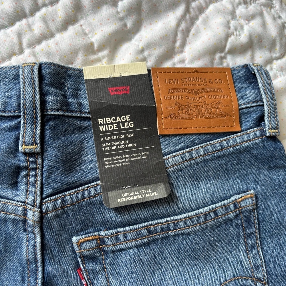 Levi,S Women's Blue Denim Jeans - Picture 10 of 12